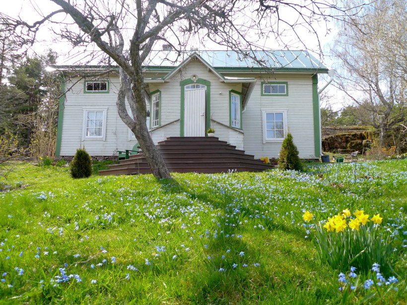 459653_400956856620804_82838750_o